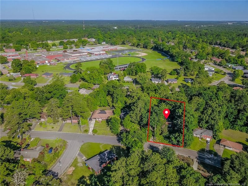 1815 Edgecombe Ave, Fayetteville, NC 28301