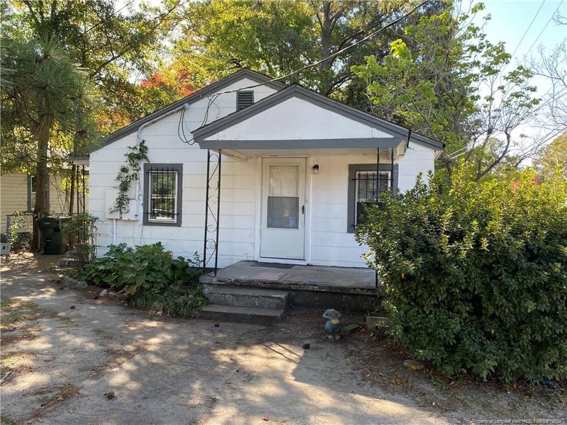 1815 Harris St, Fayetteville, NC 28301
