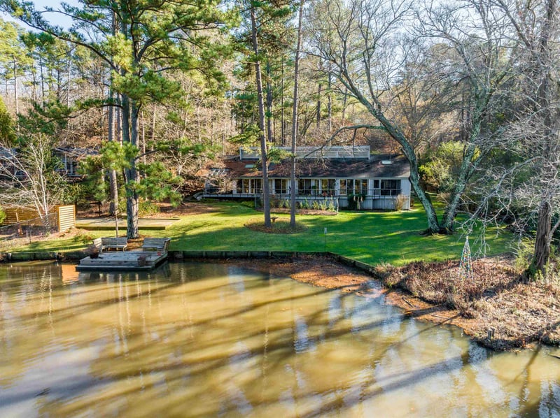1815 Lakeshore Dr, Chapel Hill, NC 27514