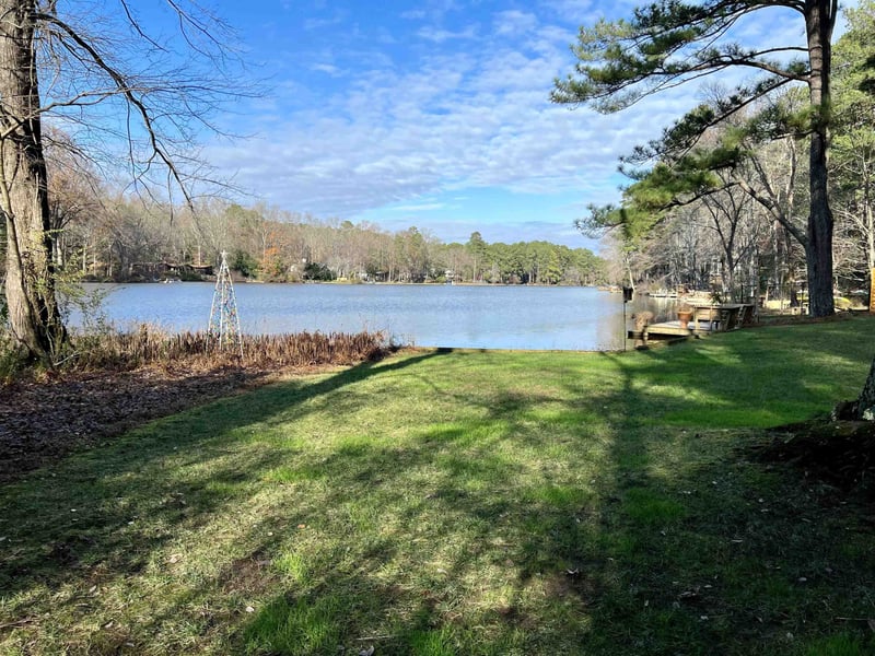 1815 Lakeshore Dr, Chapel Hill, NC 27514
