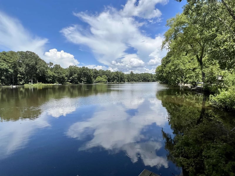 1815 Lakeshore Dr, Chapel Hill, NC 27514