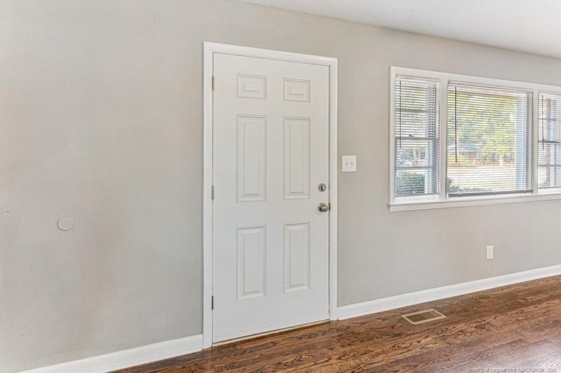 1815 Stockton Dr, Fayetteville, NC 28304