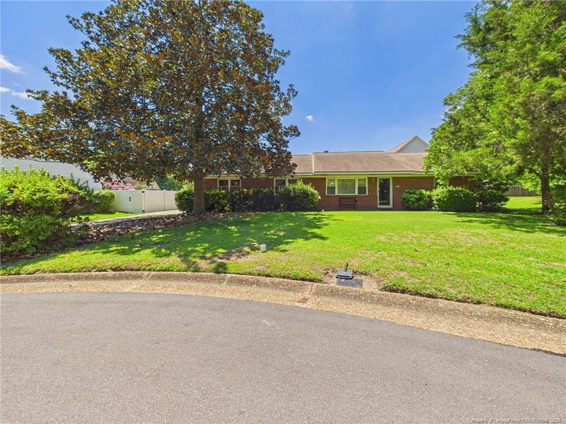 1815 Sunnyside Cir, Fayetteville, NC 28305