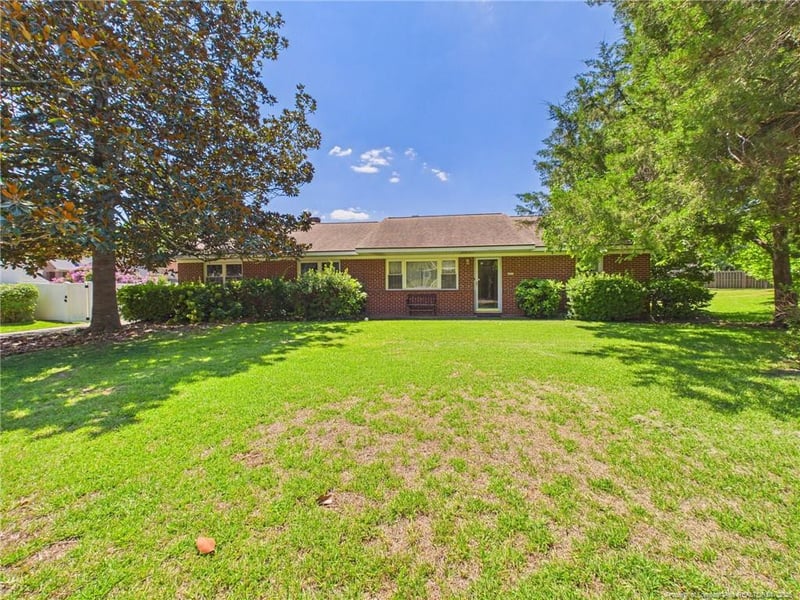 1815 Sunnyside Cir, Fayetteville, NC 28305