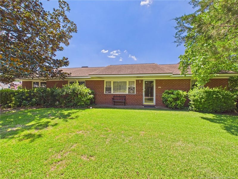 1815 Sunnyside Cir, Fayetteville, NC 28305
