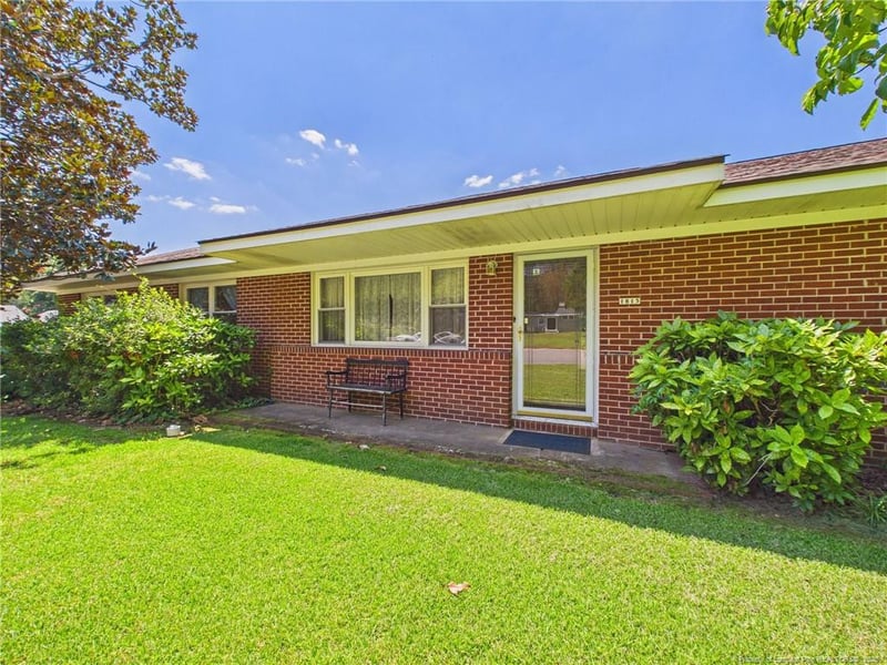1815 Sunnyside Cir, Fayetteville, NC 28305