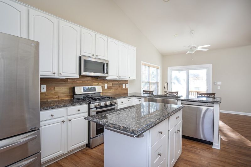1815 White Dogwood Rd, Apex, NC 27502