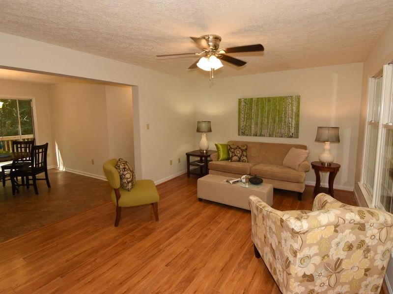 1816 Catalina Dr, Durham, NC 27703