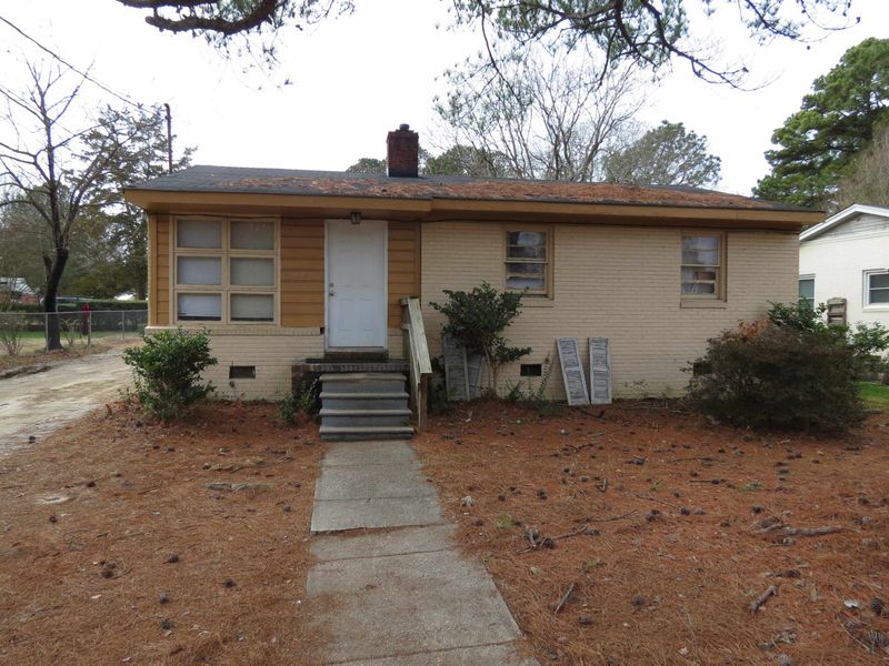 1816 Charles St, Raleigh, NC 27610