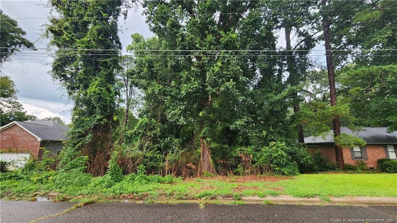 1816 Mcgougan Rd, Fayetteville, NC 28303