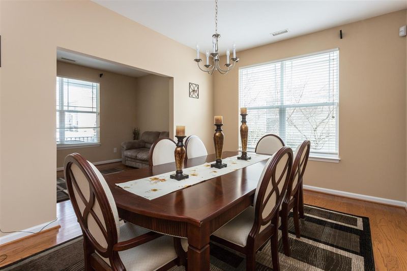 1816 Pear Tree Ln, Durham, NC 27703