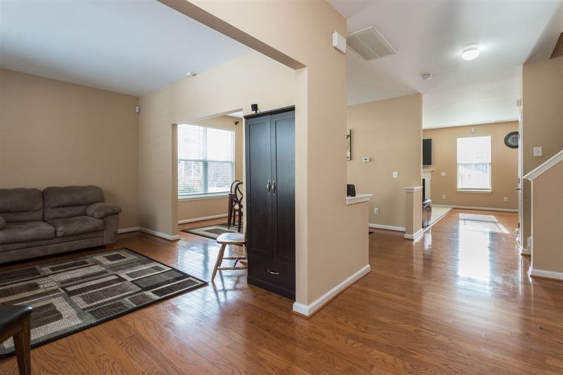 1816 Pear Tree Ln, Durham, NC 27703