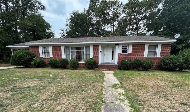 1817 Cascade St, Fayetteville, NC 28301