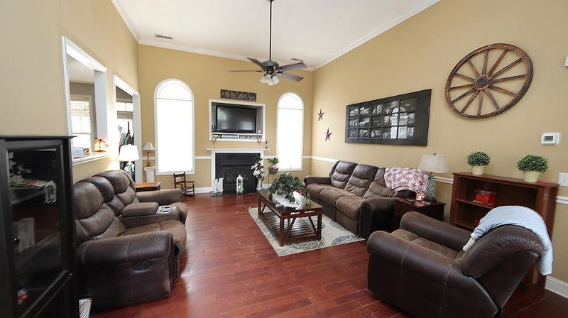 1817 Ferrell Meadows Dr, Zebulon, NC 27597