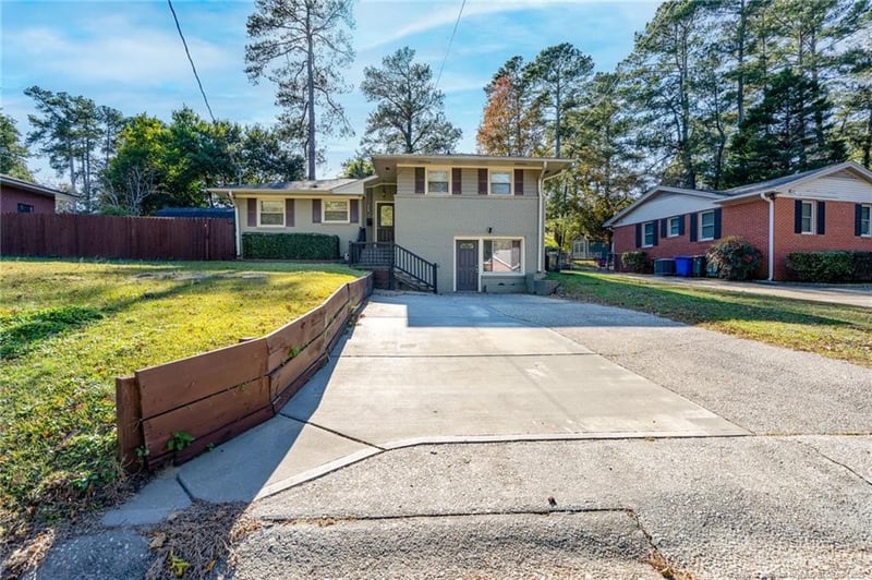 1817 Mcgougan Rd, Fayetteville, NC 28303