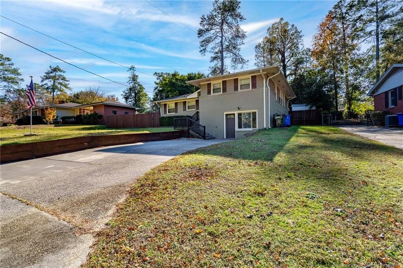 1817 Mcgougan Rd, Fayetteville, NC 28303