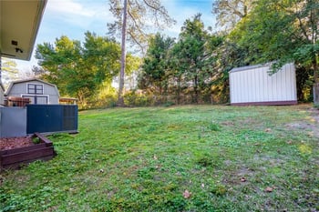 1817 Mcgougan Rd, Fayetteville, NC 28303