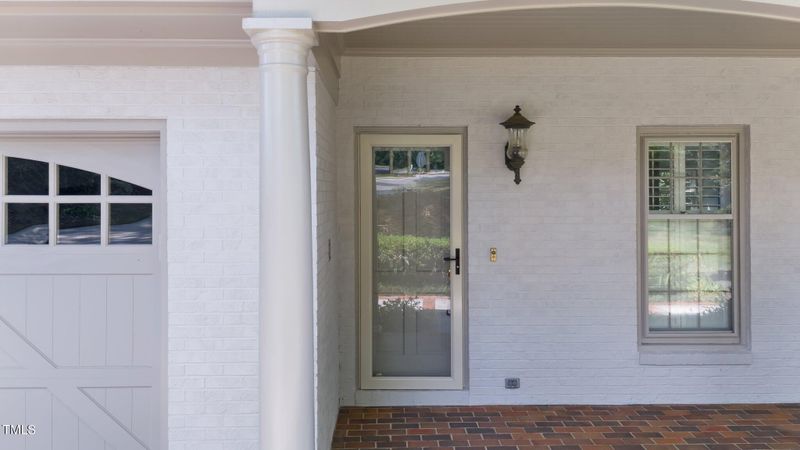1817 Stillwater Dr, Raleigh, NC 27607