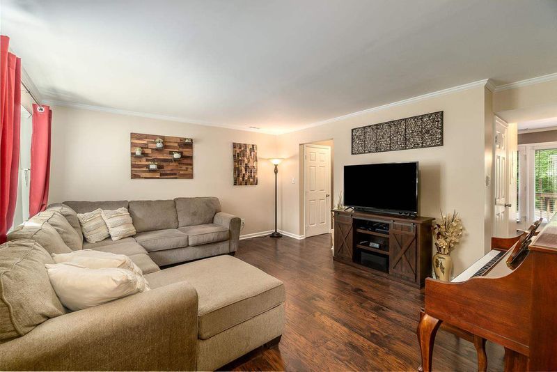 1819 Trailwood Dr, Raleigh, NC 27606