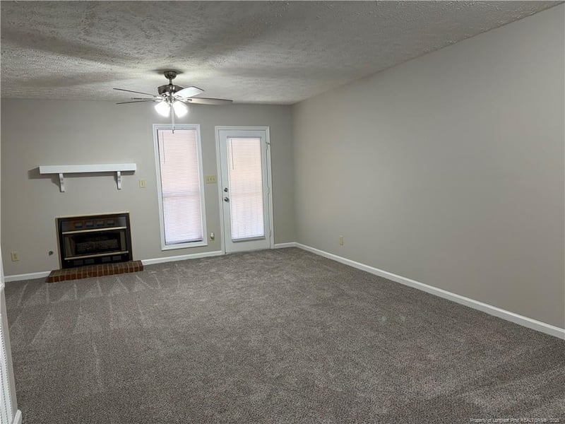 182 Aloha Dr, Fayetteville, NC 28311