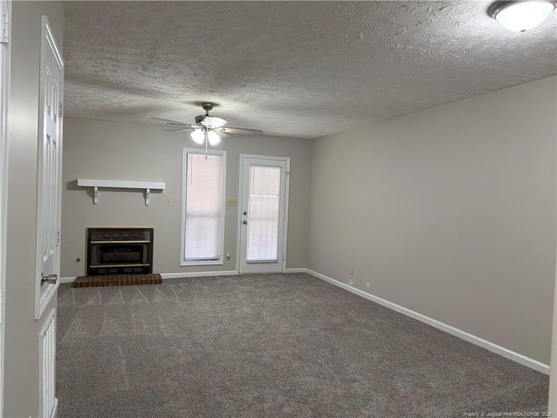 182 Aloha Dr, Fayetteville, NC 28311