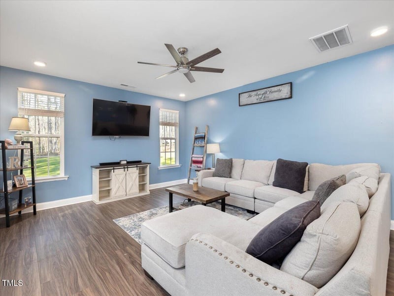 182 Mill Bend Dr, Fuquay Varina, NC 27526