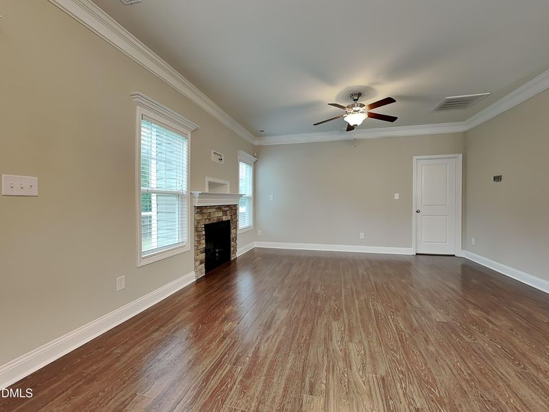 182 Rolling Oaks Ln, Benson, NC 27504