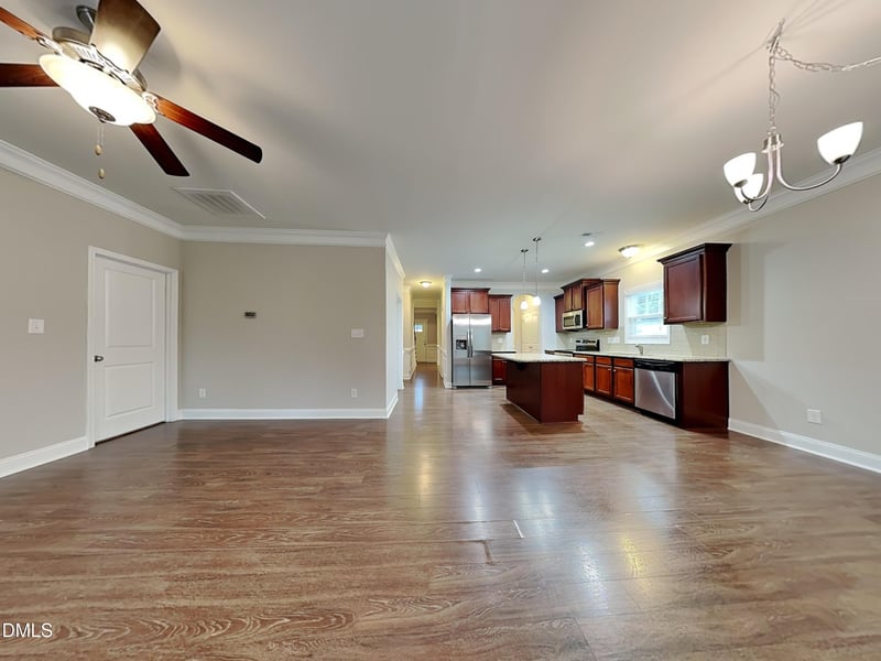 182 Rolling Oaks Ln, Benson, NC 27504