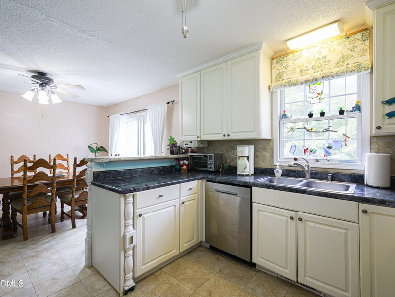 182 Scotts Ln, Angier, NC 27501