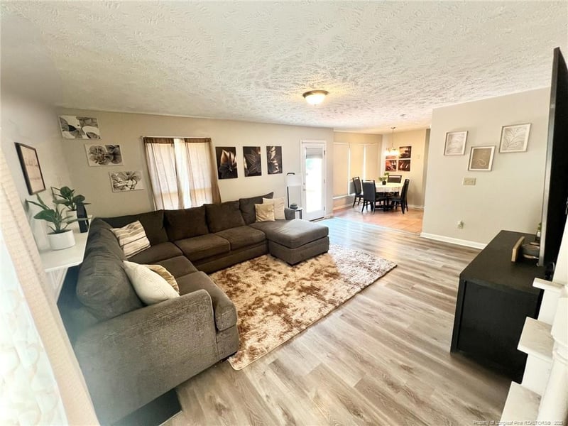 1820 Daphne Cir, Fayetteville, NC 28304