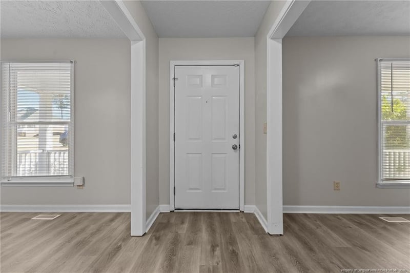 1820 Daphne Cir, Fayetteville, NC 28304