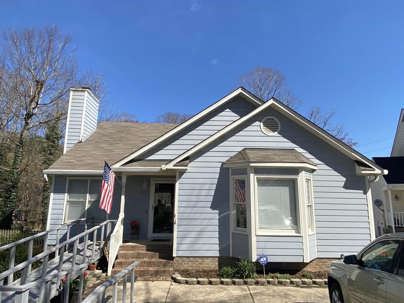 1820 Sagamore Ct, Raleigh, NC 27604