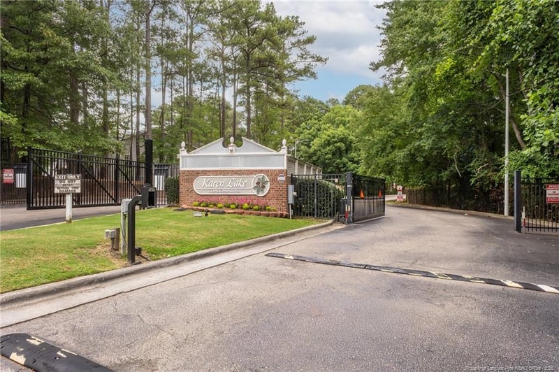 1820 Sardonyx Rd, Fayetteville, NC 28303