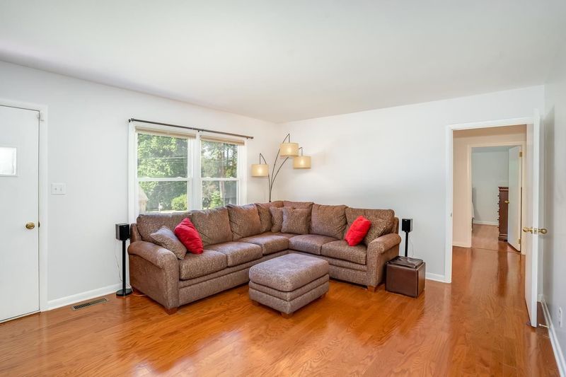 1820 St Patrick Dr, Raleigh, NC 27603