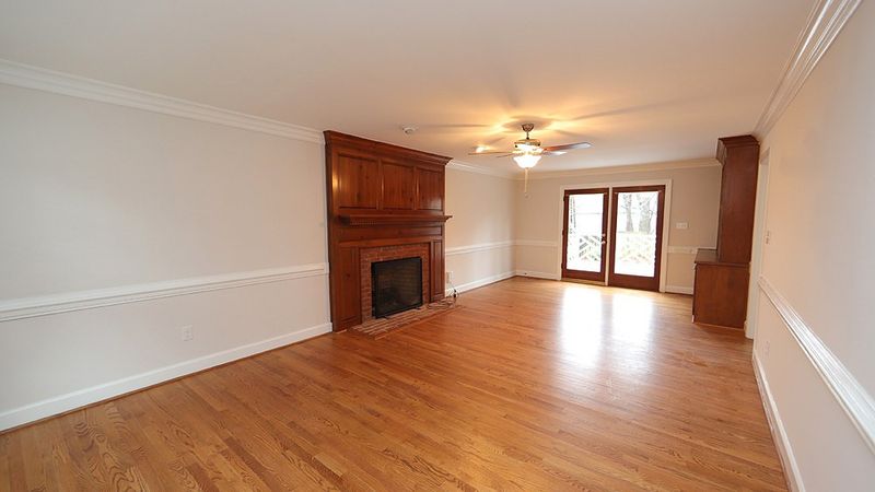 1820 Thorpshire Dr, Raleigh, NC 27615