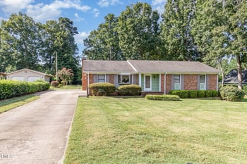 1821 Hideaway Ln, Durham, NC 27712