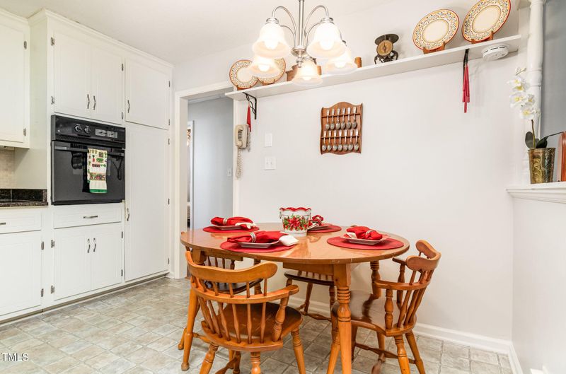 1821 Hideaway Ln, Durham, NC 27712