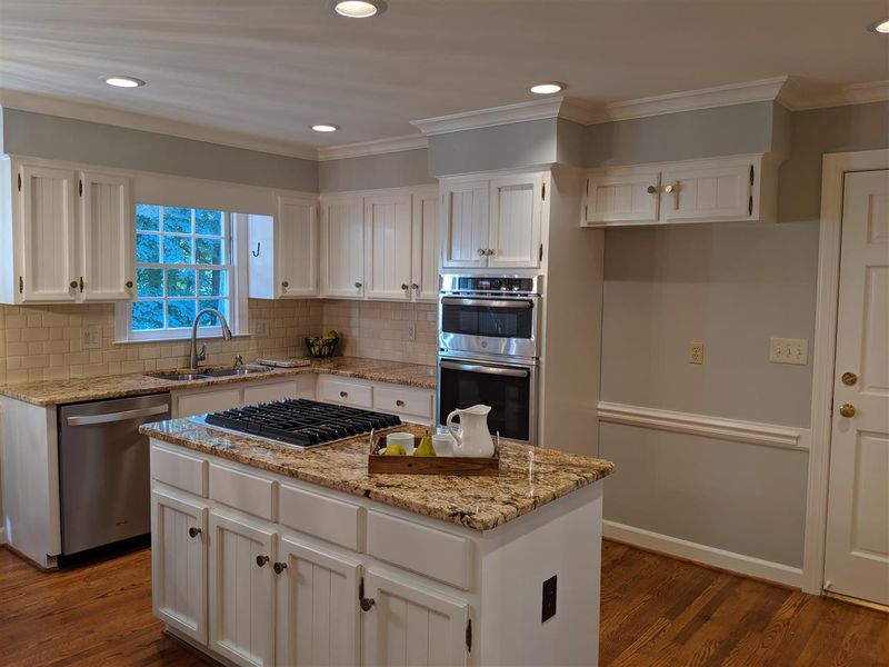 1821 Lodestar Dr, Raleigh, NC 27615