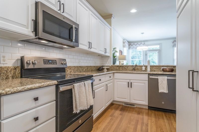 1821 Saluda Ct, Raleigh, NC 27608