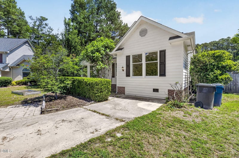 1821 Winway Dr, Raleigh, NC 27610