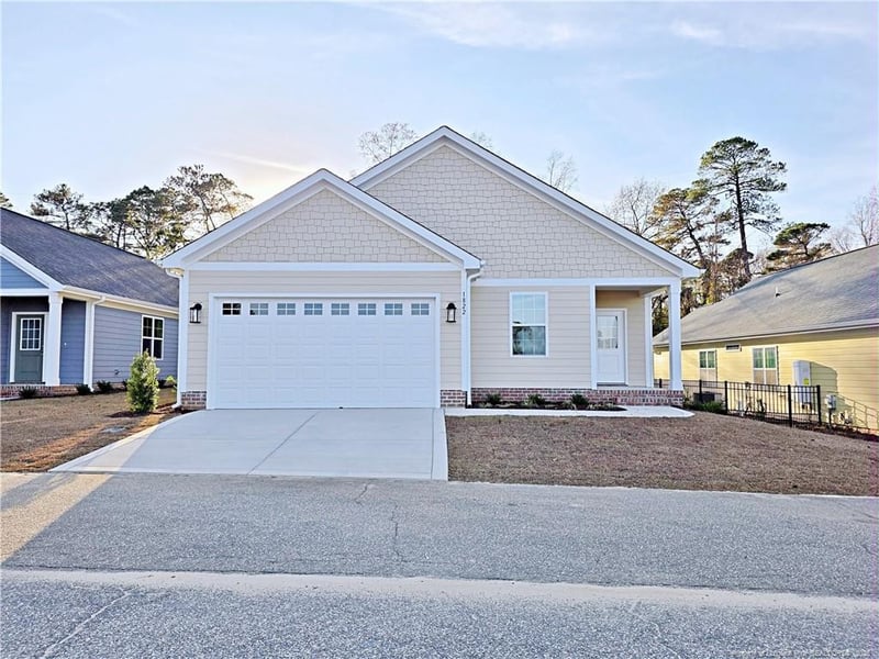 1822 Fordham Dr, Fayetteville, NC 28304