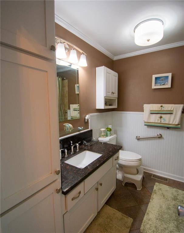 1822 Keogh St, Burlington, NC 27215