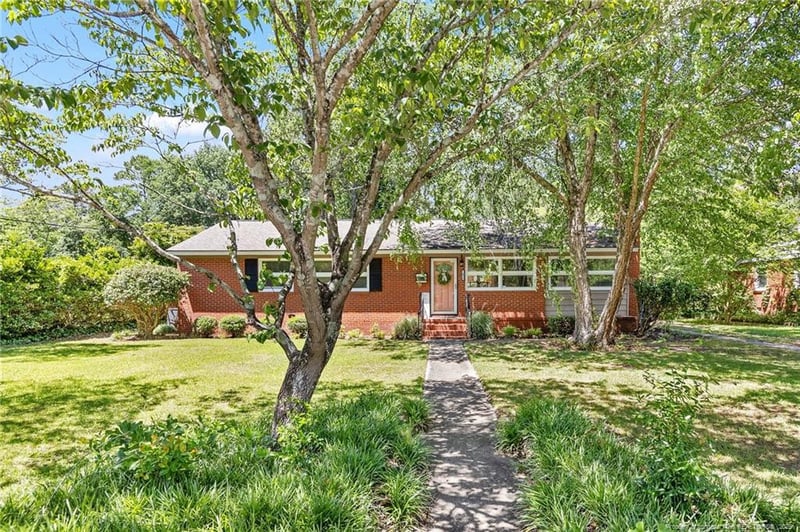 1822 Manteo St, Fayetteville, NC 28303