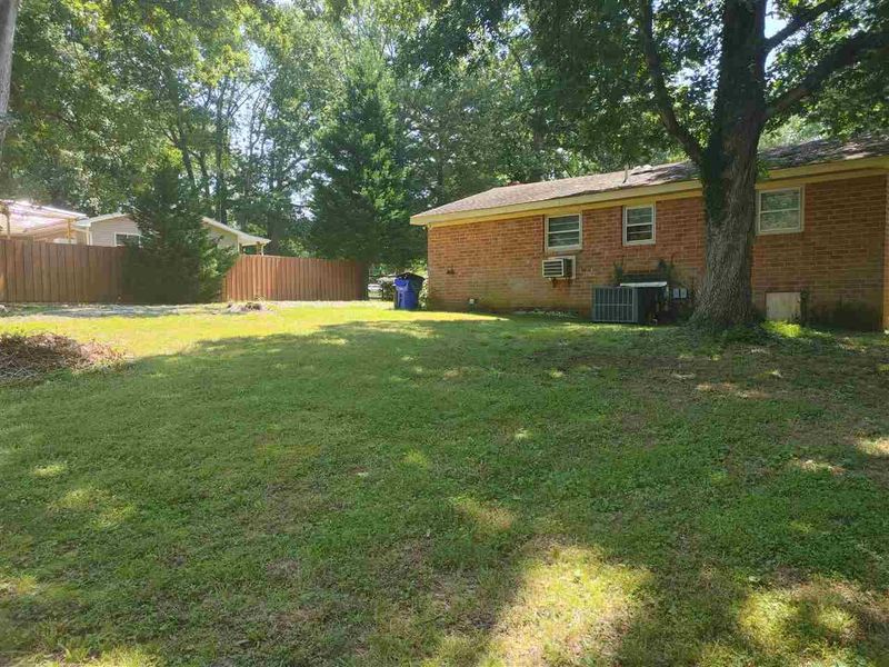 1823 Adams Pl, Hillsborough, NC 27278