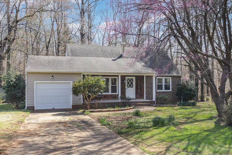 1823 Laurie Dr, Haw River, NC 27258