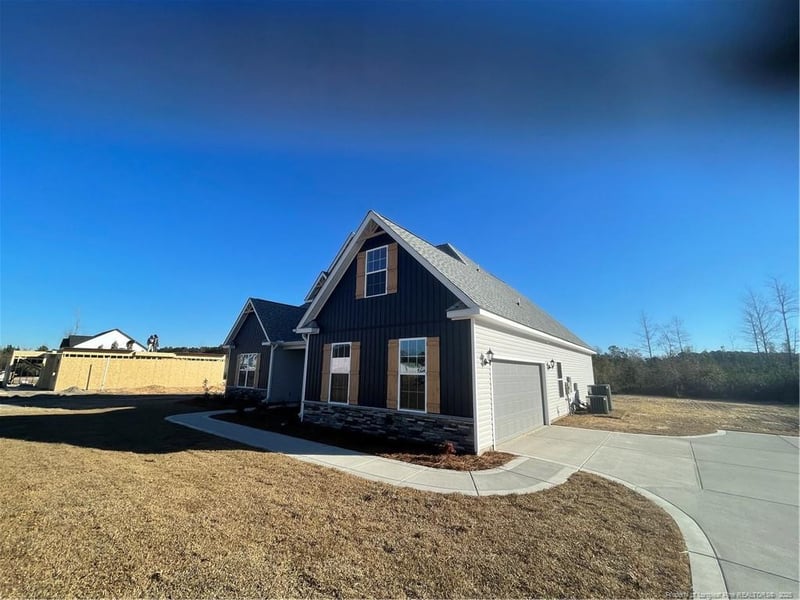 1823 Smith Farm St, Fayetteville, NC 28306