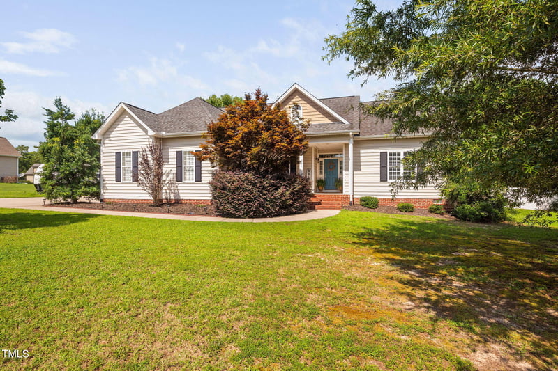 1824 Ferrell Meadows Dr, Zebulon, NC 27597