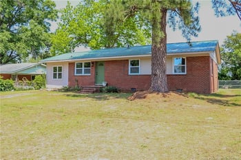 1825 Camelot Dr, Fayetteville, NC 28304