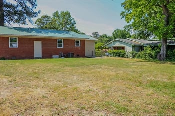 1825 Camelot Dr, Fayetteville, NC 28304