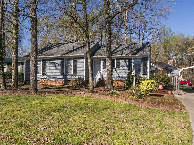 1825 Fairview Rd, Burlington, NC 27215